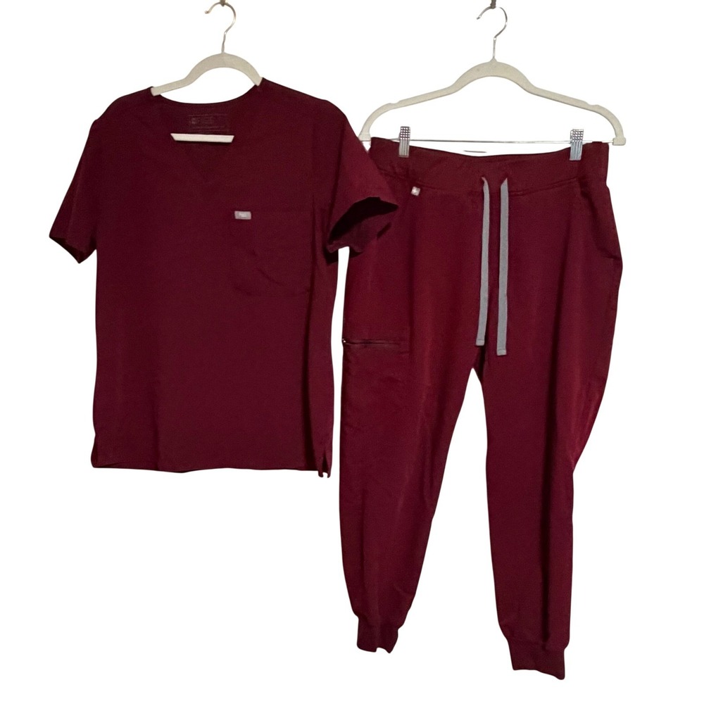 FIGS Burgundy Scrub Set Catarina Top Zamora Joggers Medium Petite Nurse Workwear - Picture 2 of 12